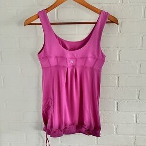 Lululemon Women’s Tank top Magenta/Lavender pleated Training Active wear sz 4